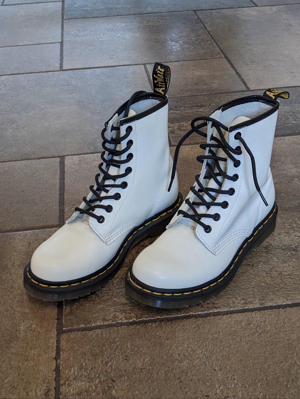 Dr. Martens 1460 Smooth Leather 8 Hole Boots Combat  Classic Size 7 White